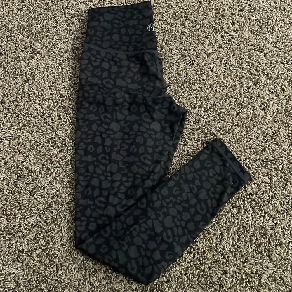 TYC Effortless Classic Leggings - Black Leopard